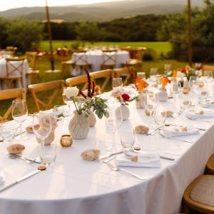 Table ovale à napper jusqu’à 14 pers